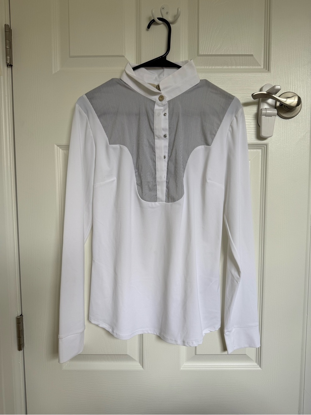 Women's Vestrum Tarres Show Shirt
